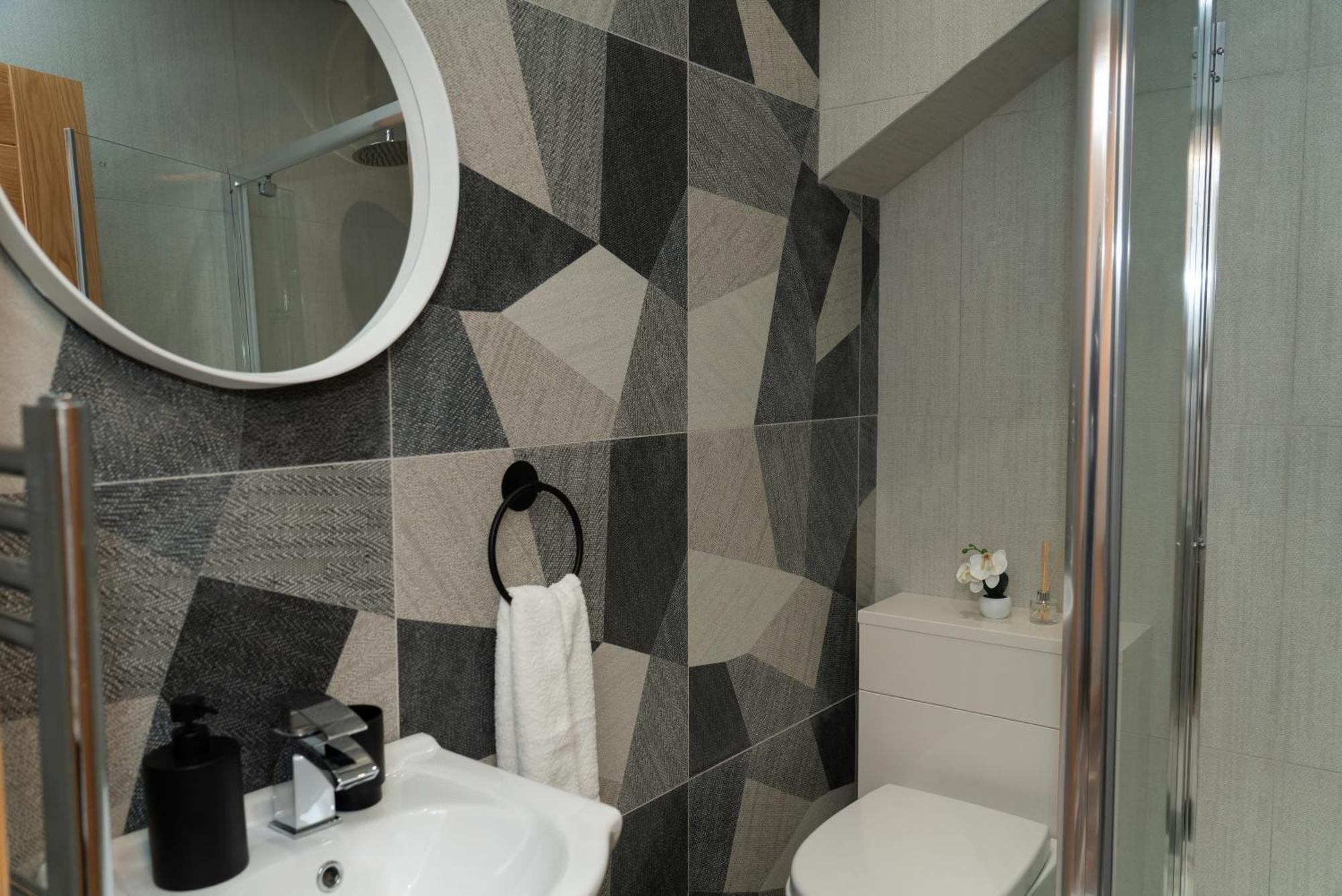 Double Bedroom Near Etihad And Coop Live With Free Parking, Shared Kitchen & Bathroom - Including Free 1-Hour Early Check-In Or Late Check-Out For Bookings Until July Manchester Exterior foto