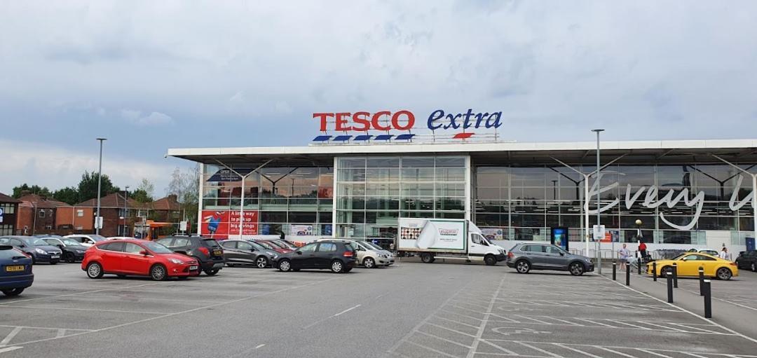 Double Bedroom Near Etihad And Coop Live With Free Parking, Shared Kitchen & Bathroom - Including Free 1-Hour Early Check-In Or Late Check-Out For Bookings Until July Manchester Exterior foto